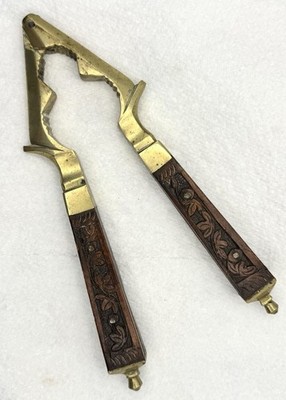 Vintage Nussknacker aus geschnitztem Holz und Messing aus Indien / Kaschmir