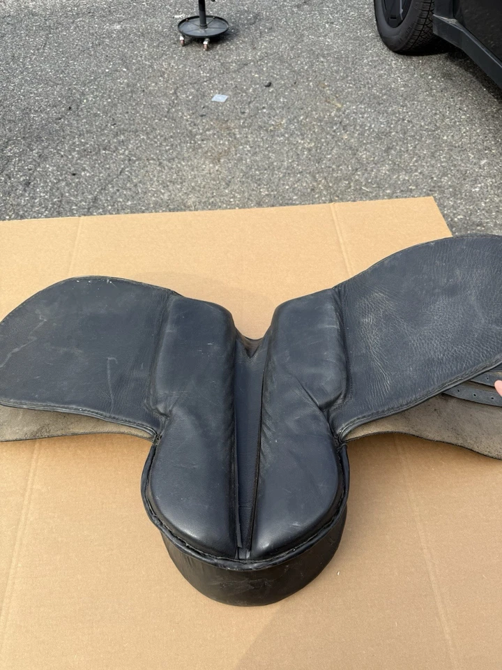 Vintage English Horse Saddle Black Leather 16” Seat – Used Equestrian Tack - Image 4 of 4