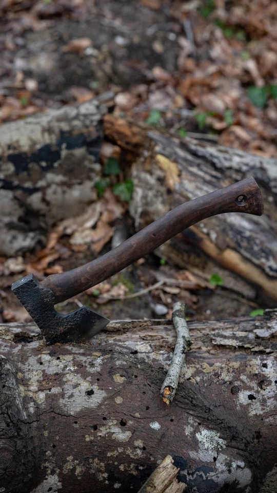 Hacha Bushcraft, hacha barbuda, hacha forjada a mano, hacha vikinga con funda de cuero, leñador Foto 4 de 4