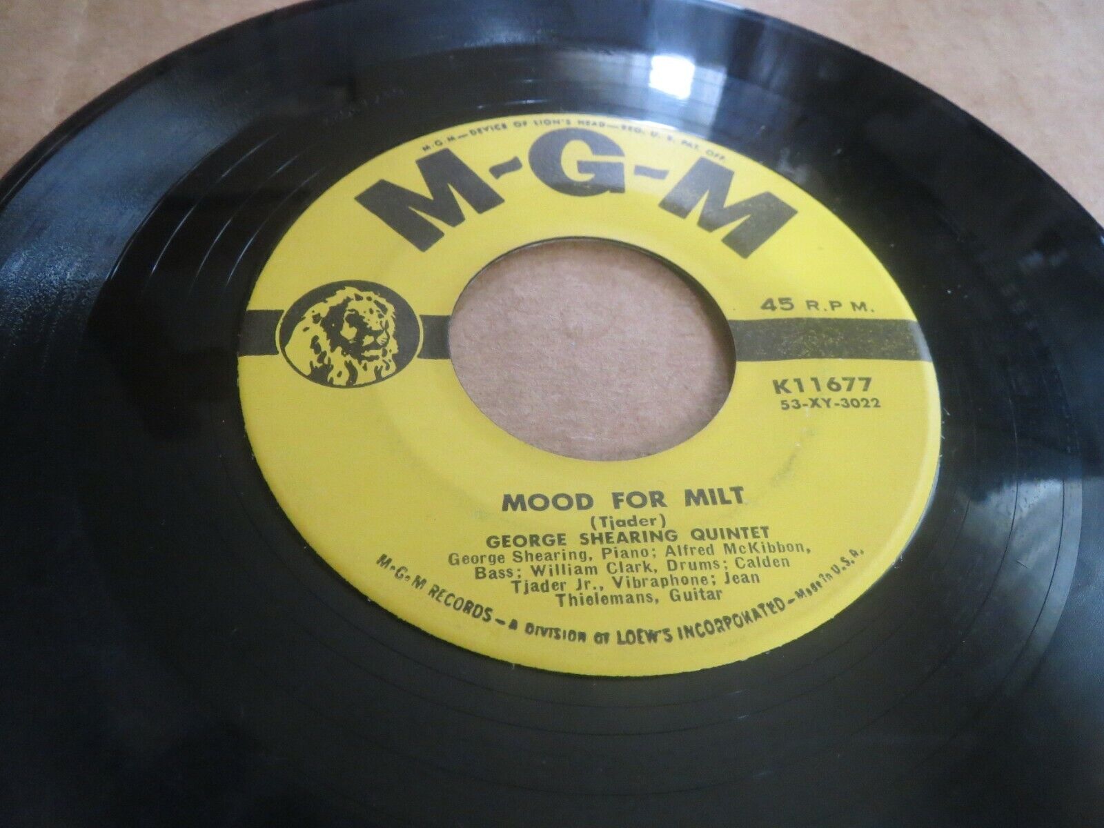 45RPM MGM K11677 George Shearing - Mood For Milt / Sinner Kissed Angel, sharp E-