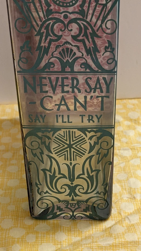 Jarrón floral y búho de vidrio soplado a mano con flecos de estudio marca Antroologie collage  Foto 3 de 4