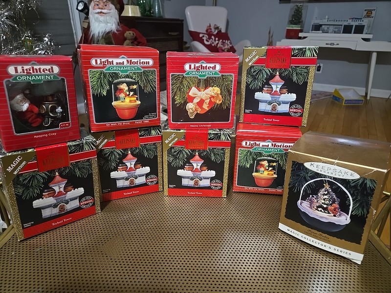 NINE 1987, 1988 1991, 1993, Hallmark Lighted, Lighted & Motion Ornament Lot VTG