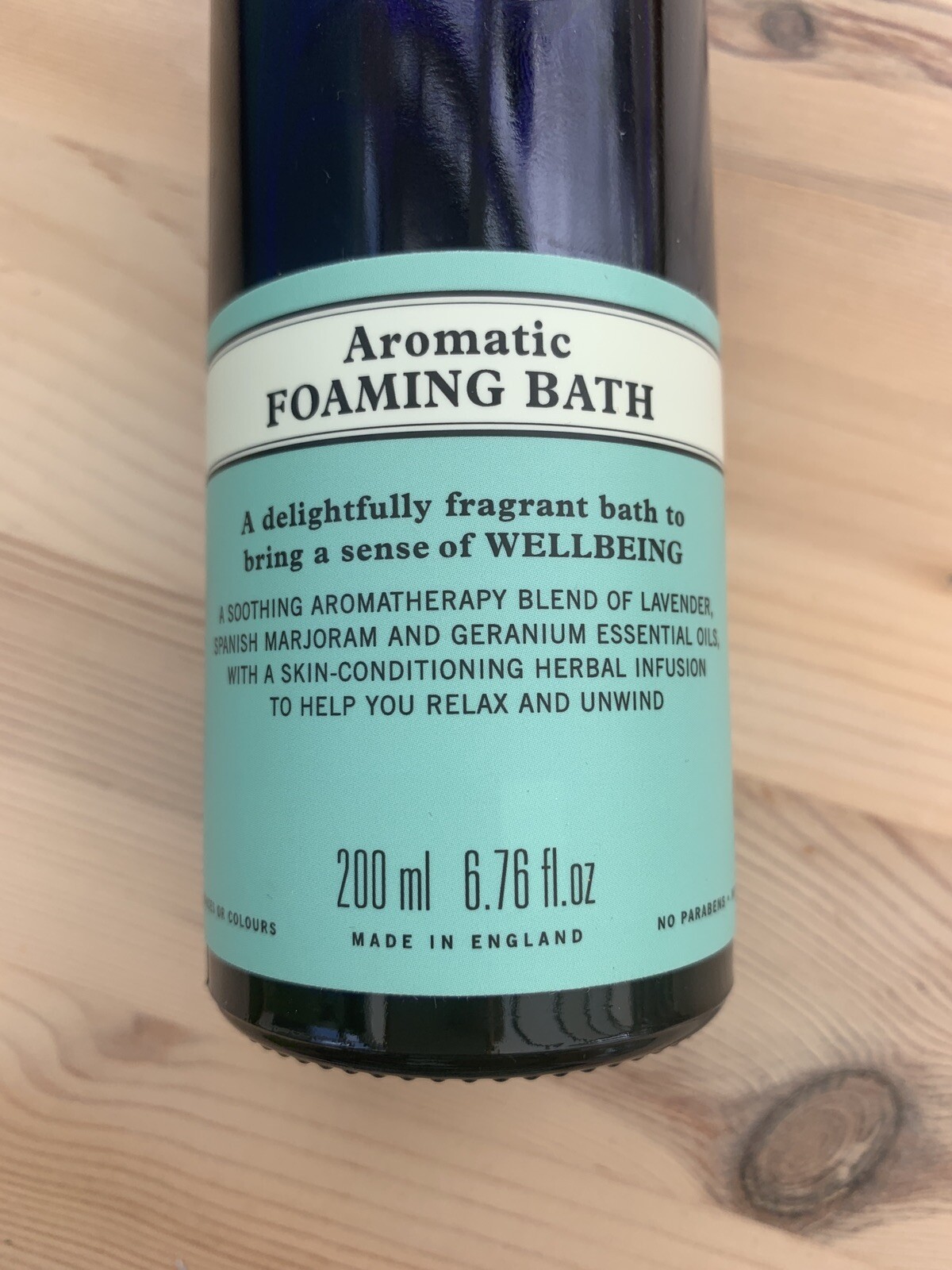 Neal's Yard Remedies Aromatic Foaming Bath 200 ml Relax & Unwind