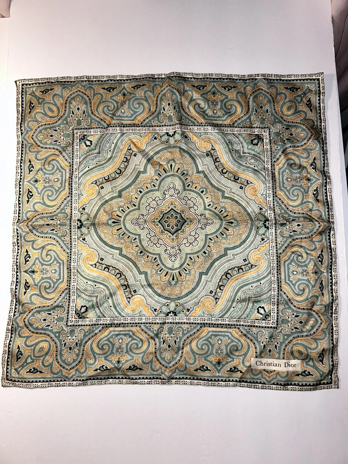 Authentique foulard Christian Dior en soie occasion bleu vert géométrique