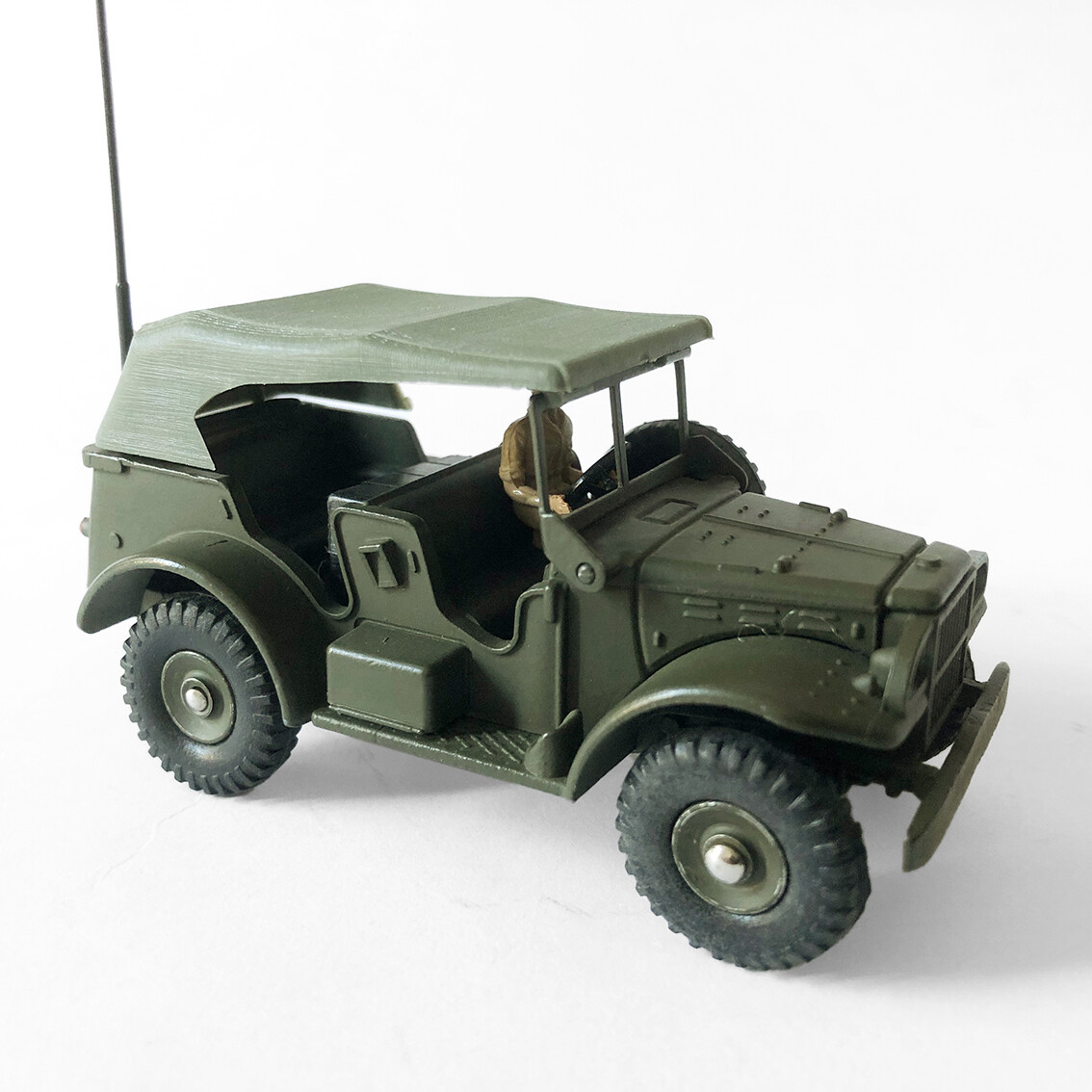 DINKY Toys (France) 810 Command Car Militaire (Vintage