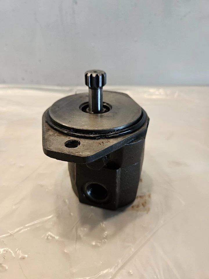 Caterpillar CAT C-15 Diesel Engine Fuel Transfer Pump 139-2359 OEM - Imagem 2 de 4