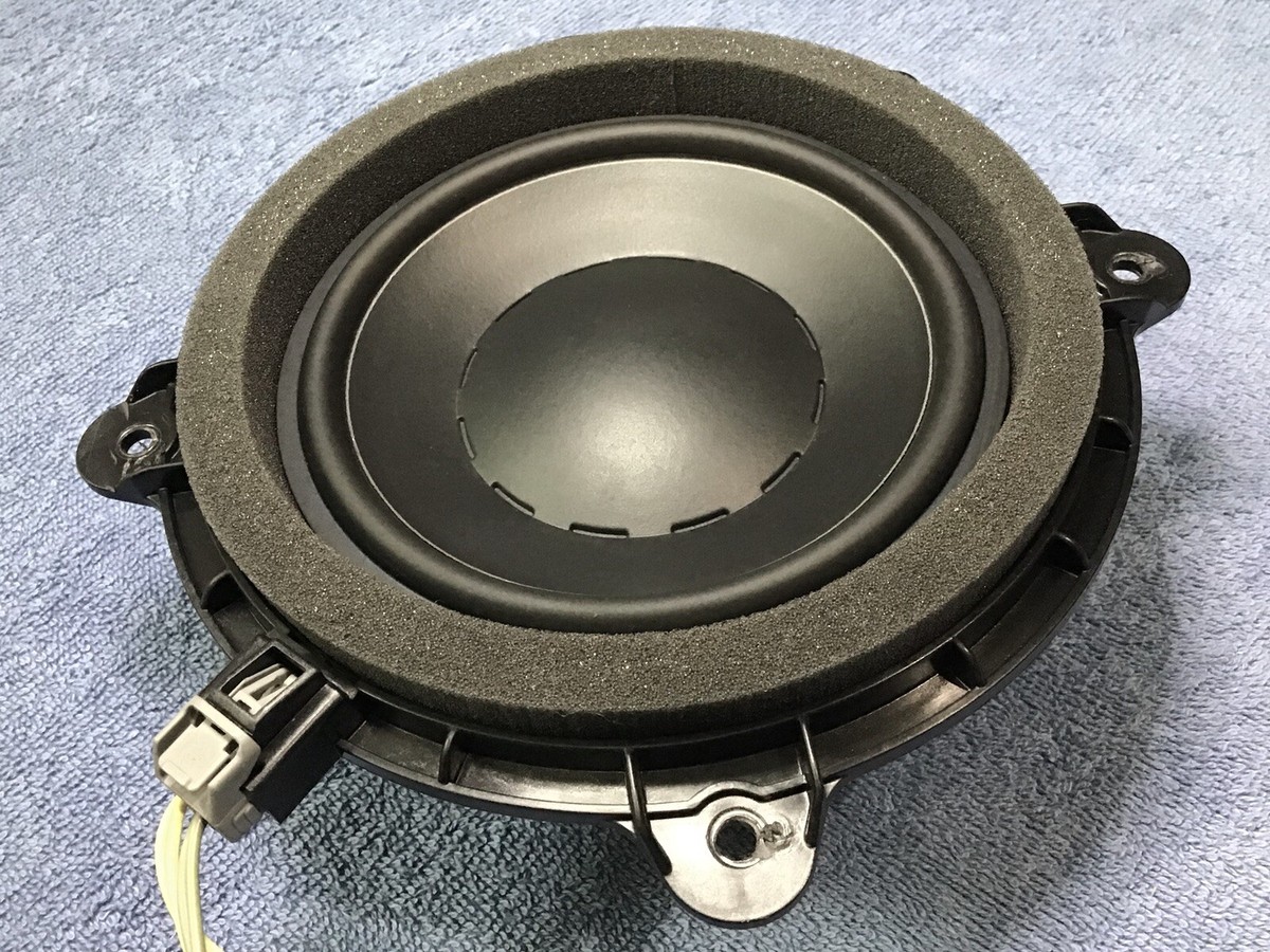 Volvo OEM Dynaudio High Performance Premium Rear Speaker fits C70 