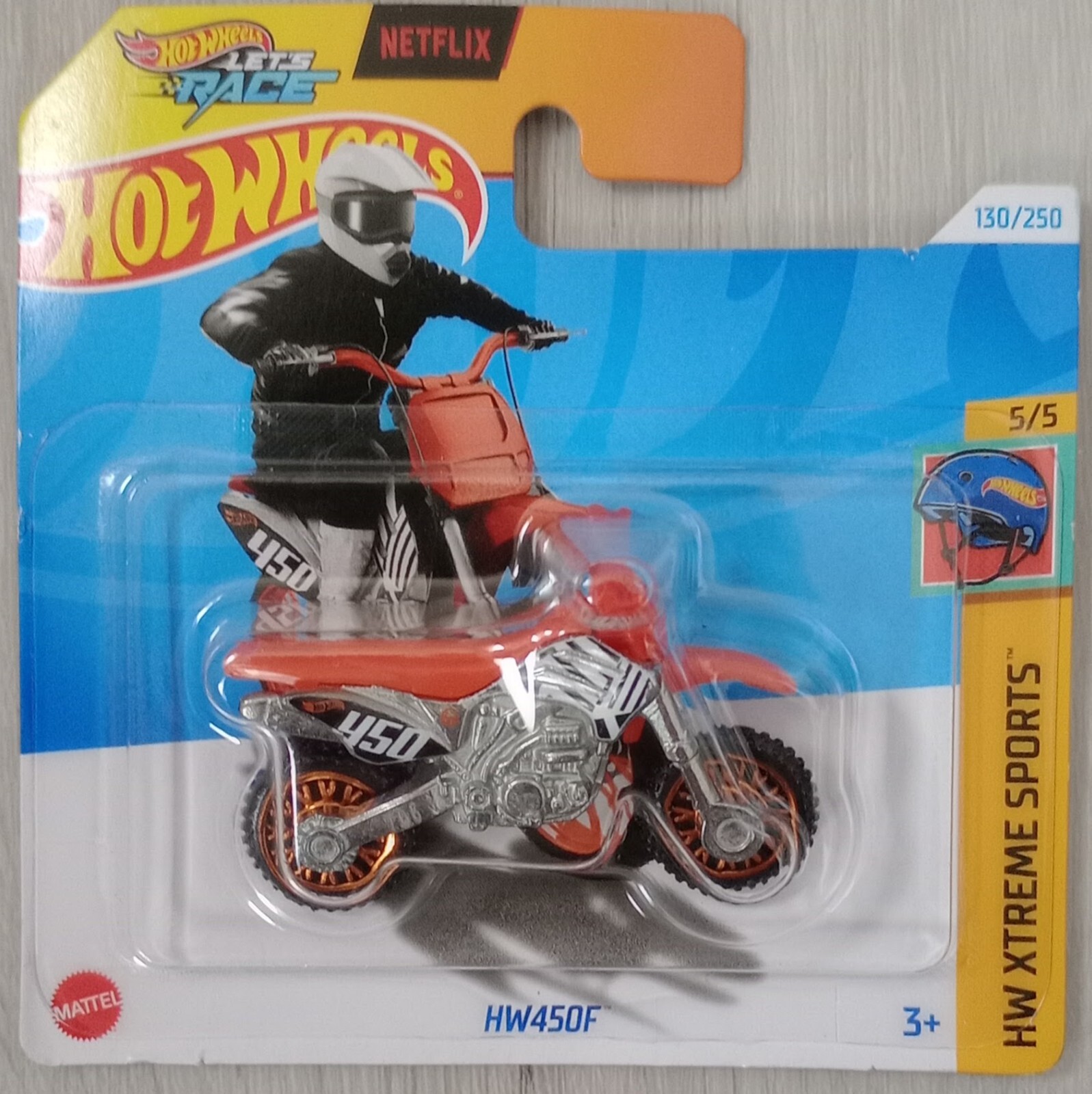 Foto 1 di 23