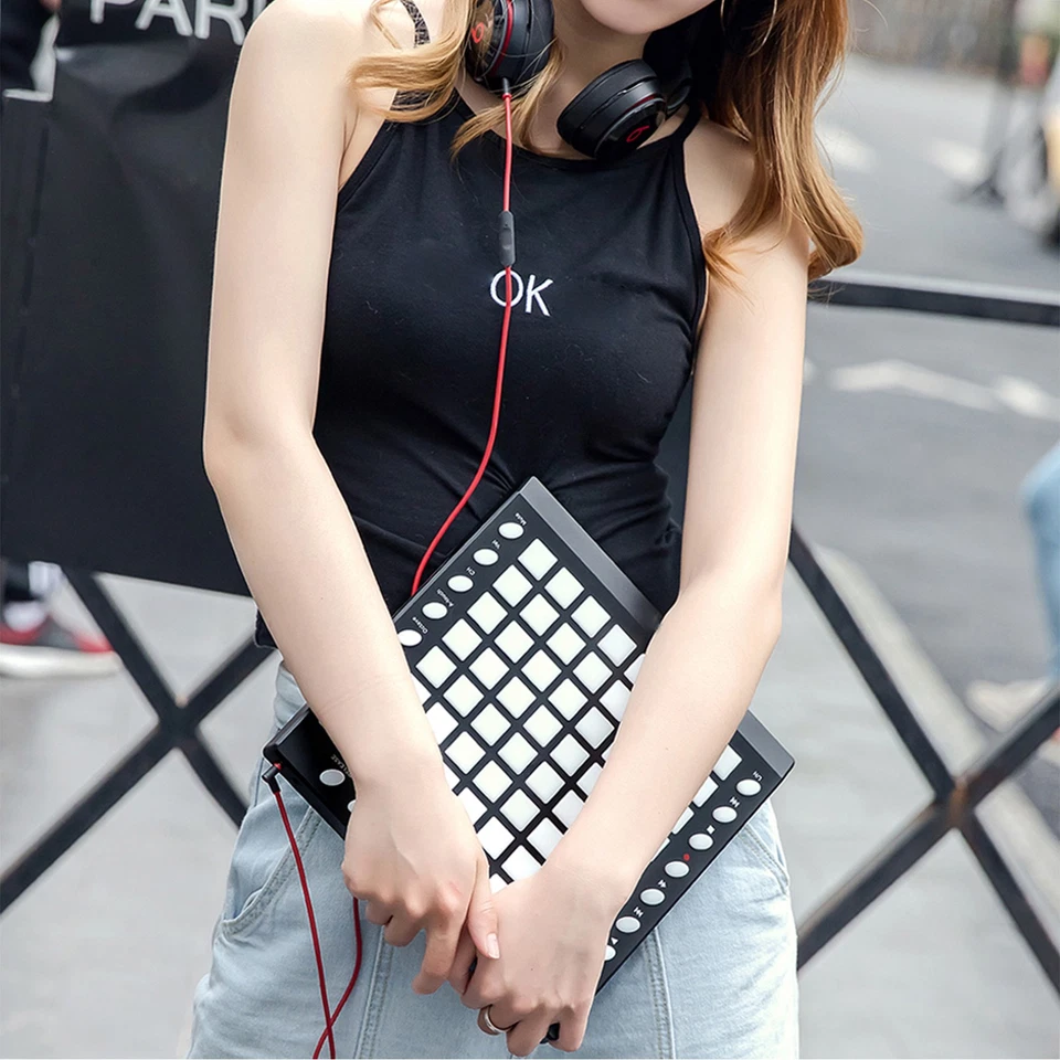 WORLDE Portable USB MIDI Drum Pad Controller 64 RGB Backlit Pads 24 Buttons MDPP - Bild 4 von 4