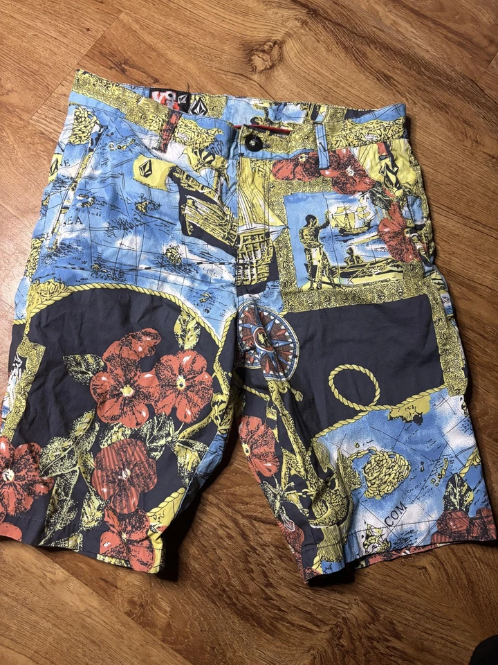 Pantalones Cortos Volcom Híbridos De Colección Para Hombres 30 Multicolor Mapa Náutico AOP Informales Verano Playa Foto 2 de 4