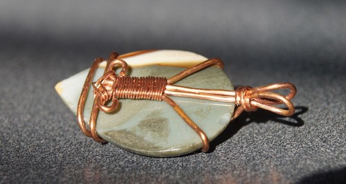 Pendant hand made, beautiful green, ivory, brown color with copper. - Picture 10 of 11