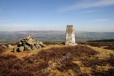 Foto 6x4 Die Triangulationssäule auf Wauk Hill Wallaceton \/NX8487 Trig p c2010