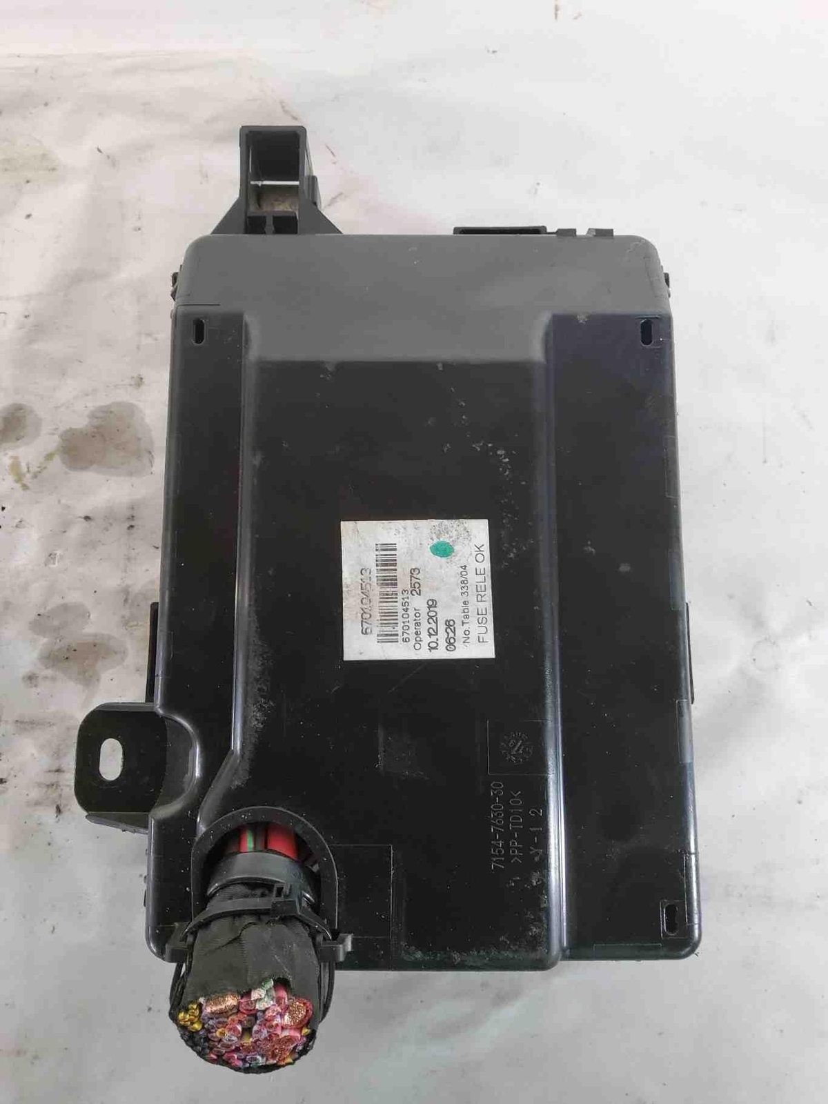 670104513 Engine Fuse Box MASERATI LEVANTE 20