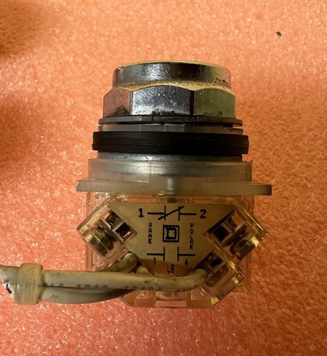 Square D 9001 KA-1 Ser K Contact Block (NO/NC) with 30mm Black Pushbutton - Picture 2 of 9