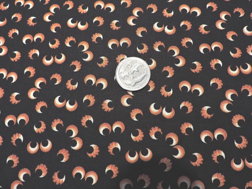 Tela 100 % algodón Andover - globos oculares espeluznantes sobre fondo negro - por yarda - Imagen 1 de 3