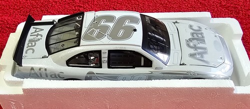 Carl Edwards 2011 99 Ford Fusion Aflac Ice Finish Lionel 1/24 NASCAR Autographed