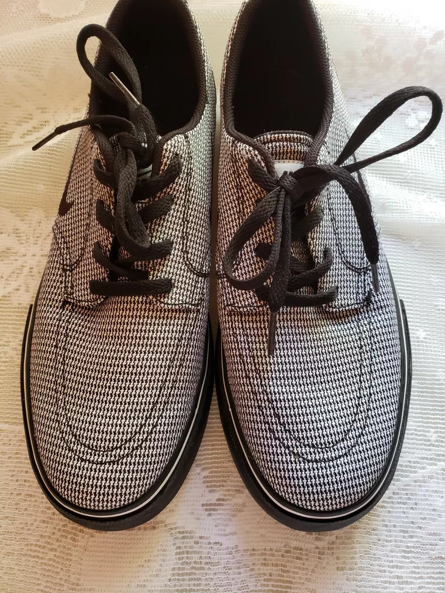 Nike sb clutch shop black and white
