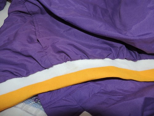Vintage 1990's Champion Los Angeles LAKERS Basketball Jacket, Size XXL - Picture 9 of 15
