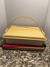 Vintage Tupperware Harvest Gold Rectangular Sheet Cake Carrier with Handle 622-5
