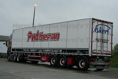 LKW Foto Kühlsattelauflieger blau Pwt thermo Ekeri FRISK FRUGT OG GRØNTSA #n9nt