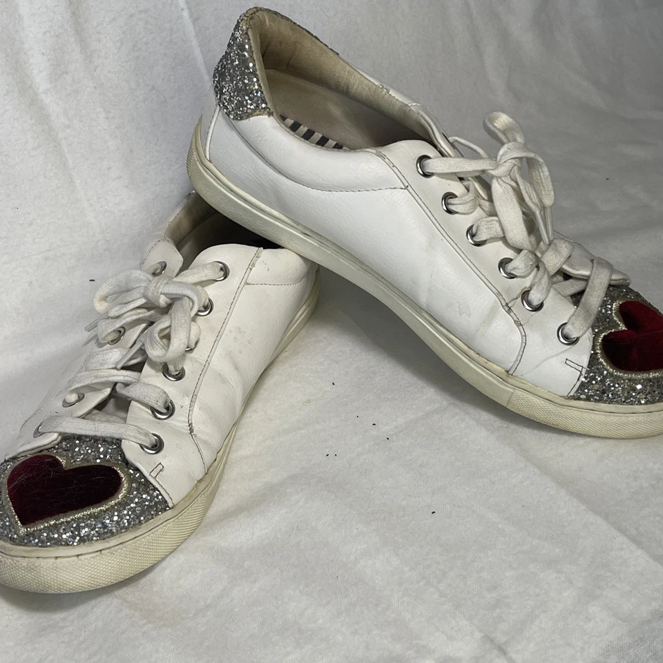 Zapatillas Betsey Johnson Blair Terciopelo Corazón Blanco Plata Brillo Con Cordones Talla 8 Foto 2 de 4