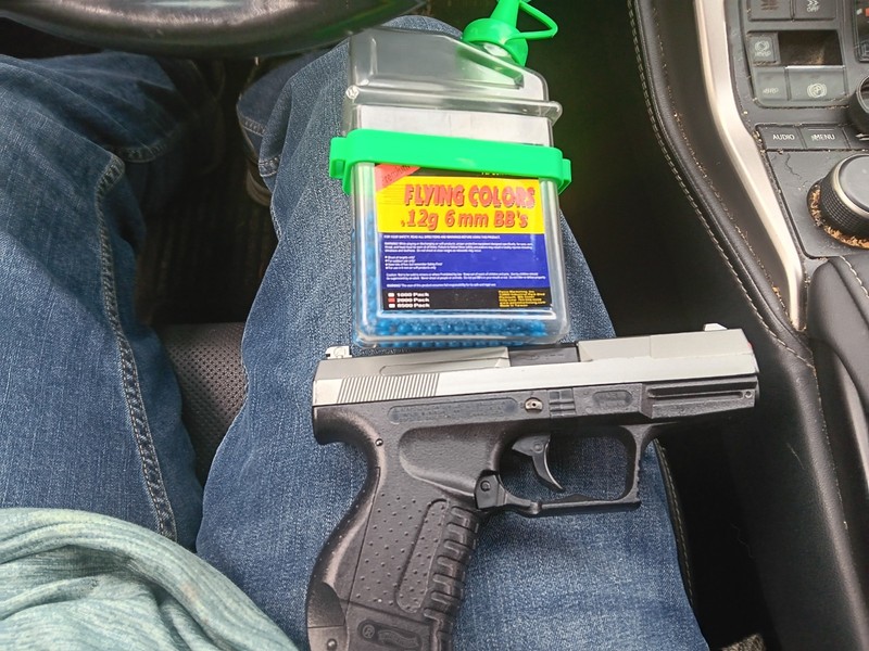 Airsoft BB Pistol Glock With 16 BB Chamber  LOCAL PICKUP ONLY WORTHINGTON SQUARE