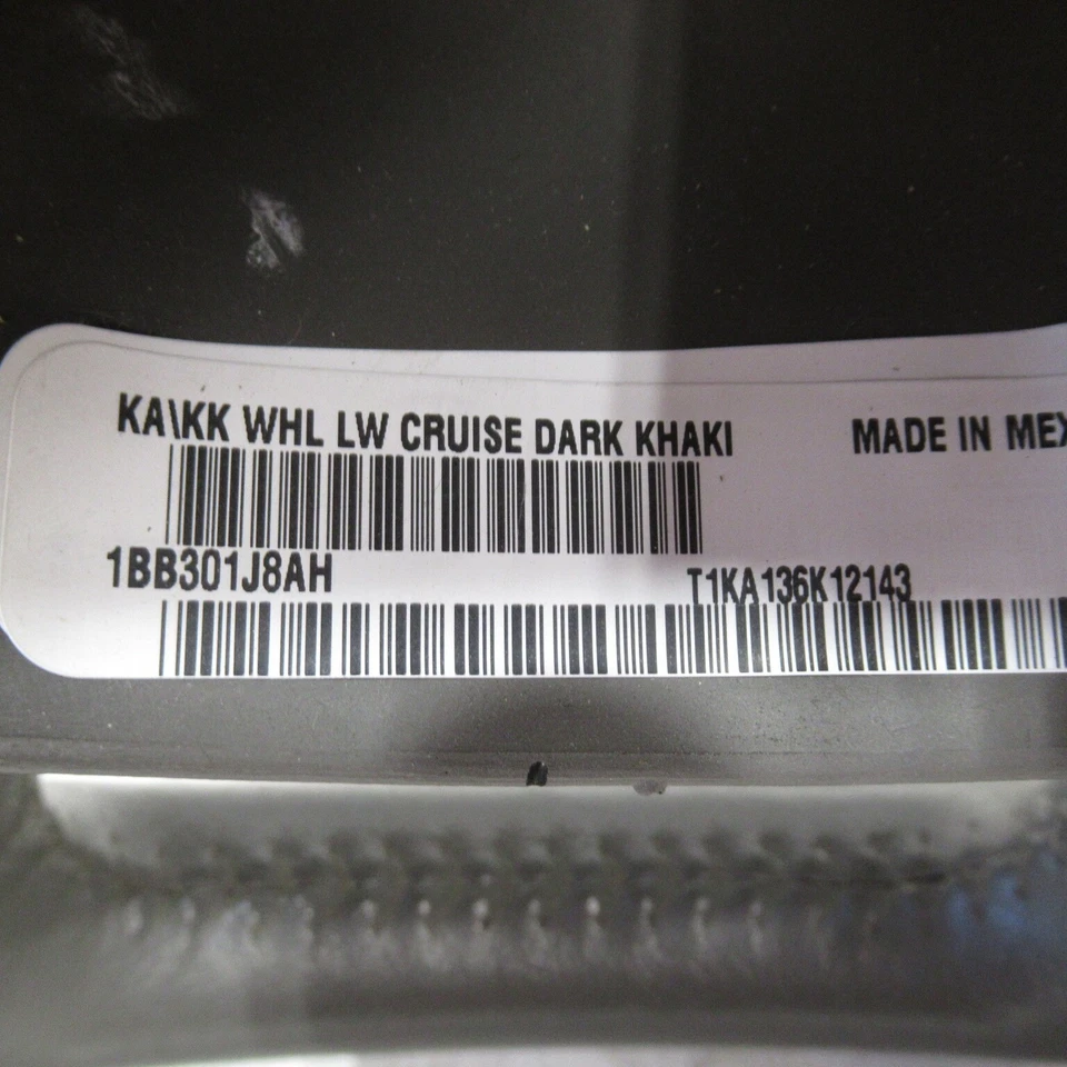 2007 2008 Dodge Nitro Steering Wheel w/Controls OEM - Image 3 of 4