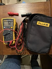 Fluke 115 True RMS Digital Multimeter w/ Carry Case  & Accessories
