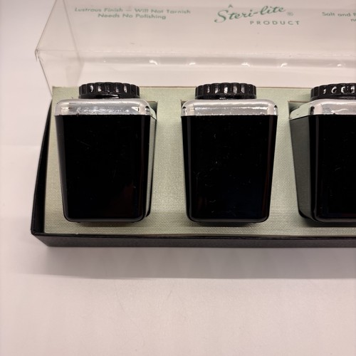 Juego de 4 cocteleras de sal y pimienta de plástico cromado negro Steri-lite Fitchburg MA - Imagen 3 de 10