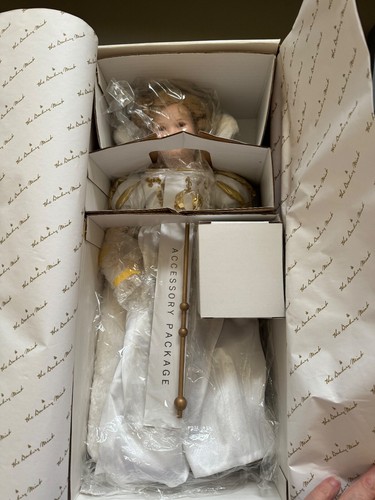 Shirley Temple LITTLE PRINCESS 1993 Porcelain Doll By HUTCHENS Danbury Mint NRFP - Picture 3 of 10