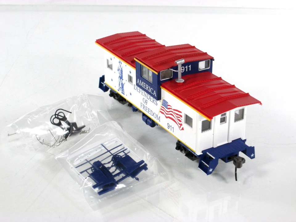 HO Scale ***AMERICA DEFENDERS of FREEDOM*** Spirit USA Caboose 911 -  Atlas 1992 - Image 4 of 4