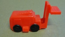 MARX INTERNATIONAL AIRPORT JETPORT PLAYSET RED FORKLIFT TRUCK EXCELLENT COND.