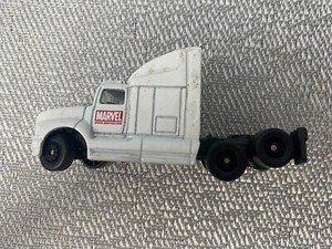 Marvel Tractor Trailer Truck Maisto Die cast  NOT Hot wheels Match Box