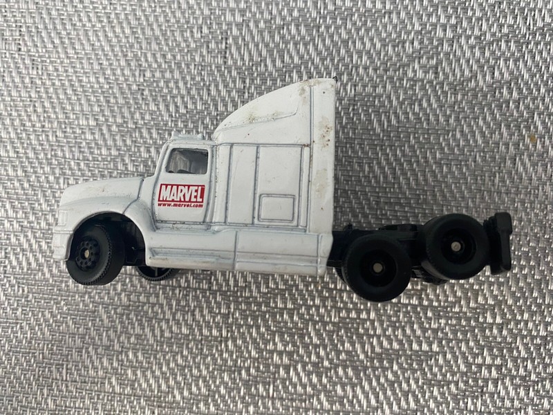 Marvel Tractor Trailer Truck Maisto Die cast  NOT Hot wheels Match Box