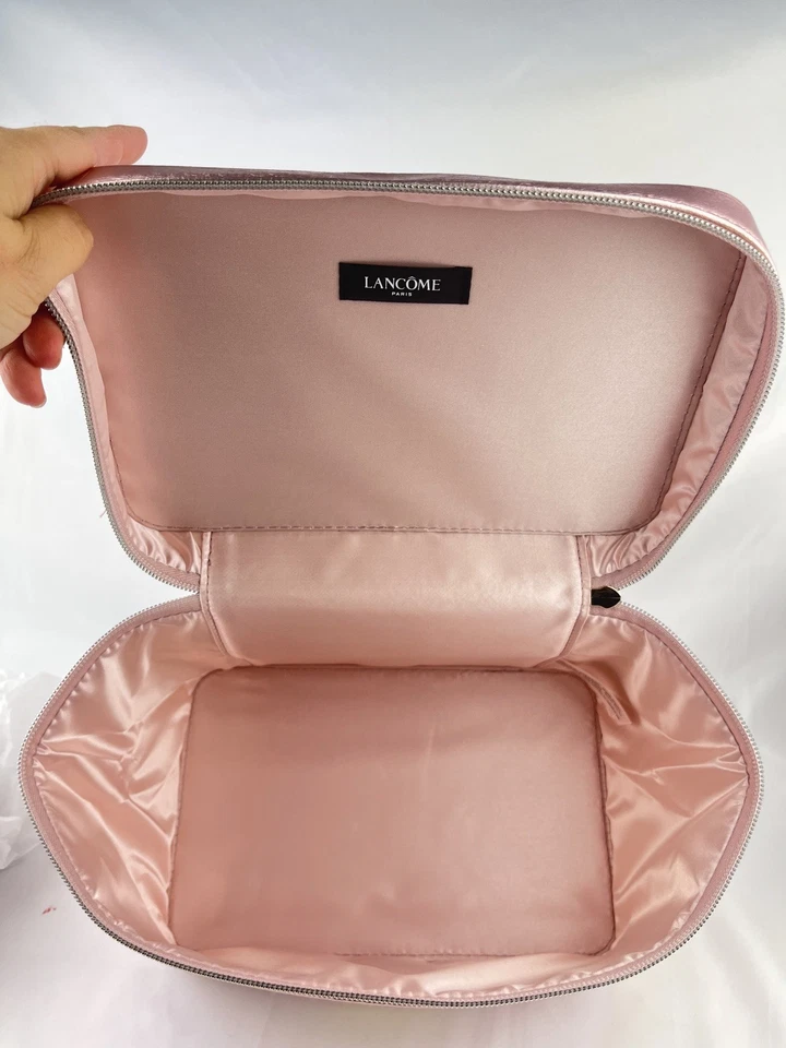 Lancome 2025 Beauty Box Bolsa/Estuche de Tren Oro Rosa Foto 3 de 4