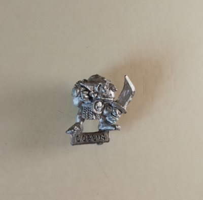Warhammer Fantasy Orcs & Goblins classic 1991 Goblin with Sword Metall