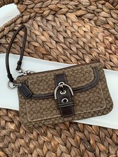 Vintage COACH MINI SIGNATURE BUCKLE LARGE SOHO WRISTLET KHAKI BROWN