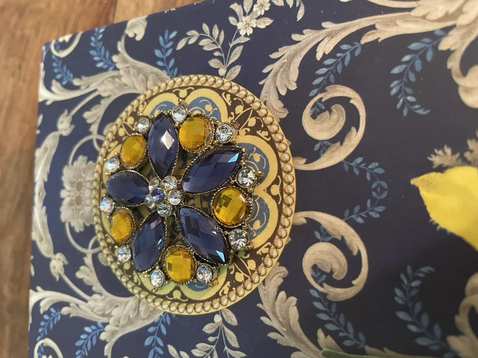 Broche diario adornado Lifeway Christian Punch Studio Foto 4 de 4