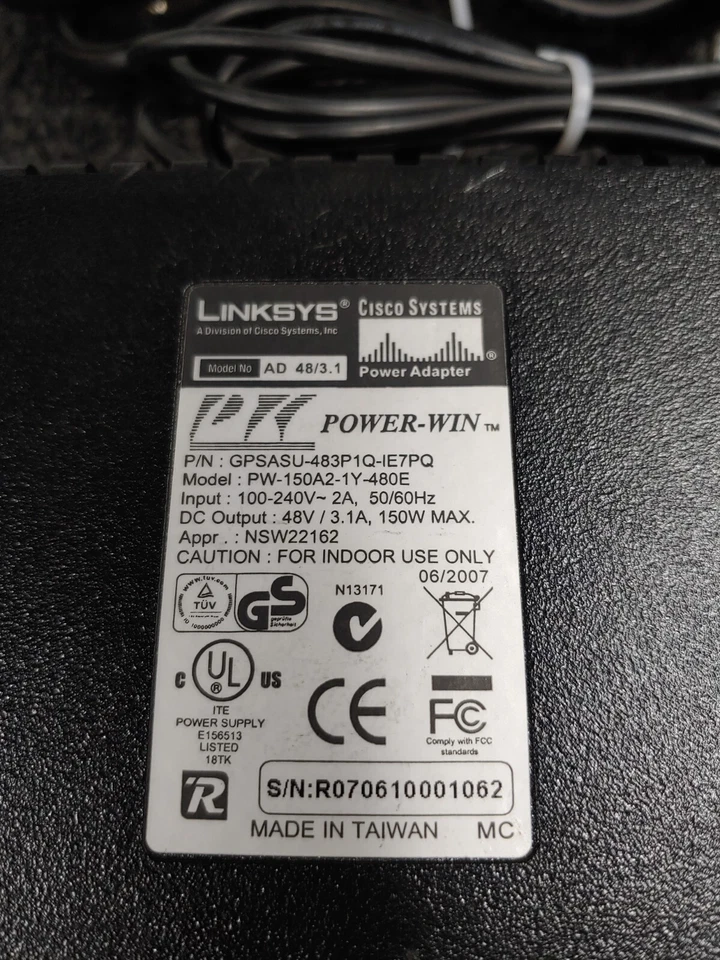Fuente de alimentación CISCO Systems GPSASU-483P1Q-IE7PQ PW-150A-1Y-480E Foto 3 de 4