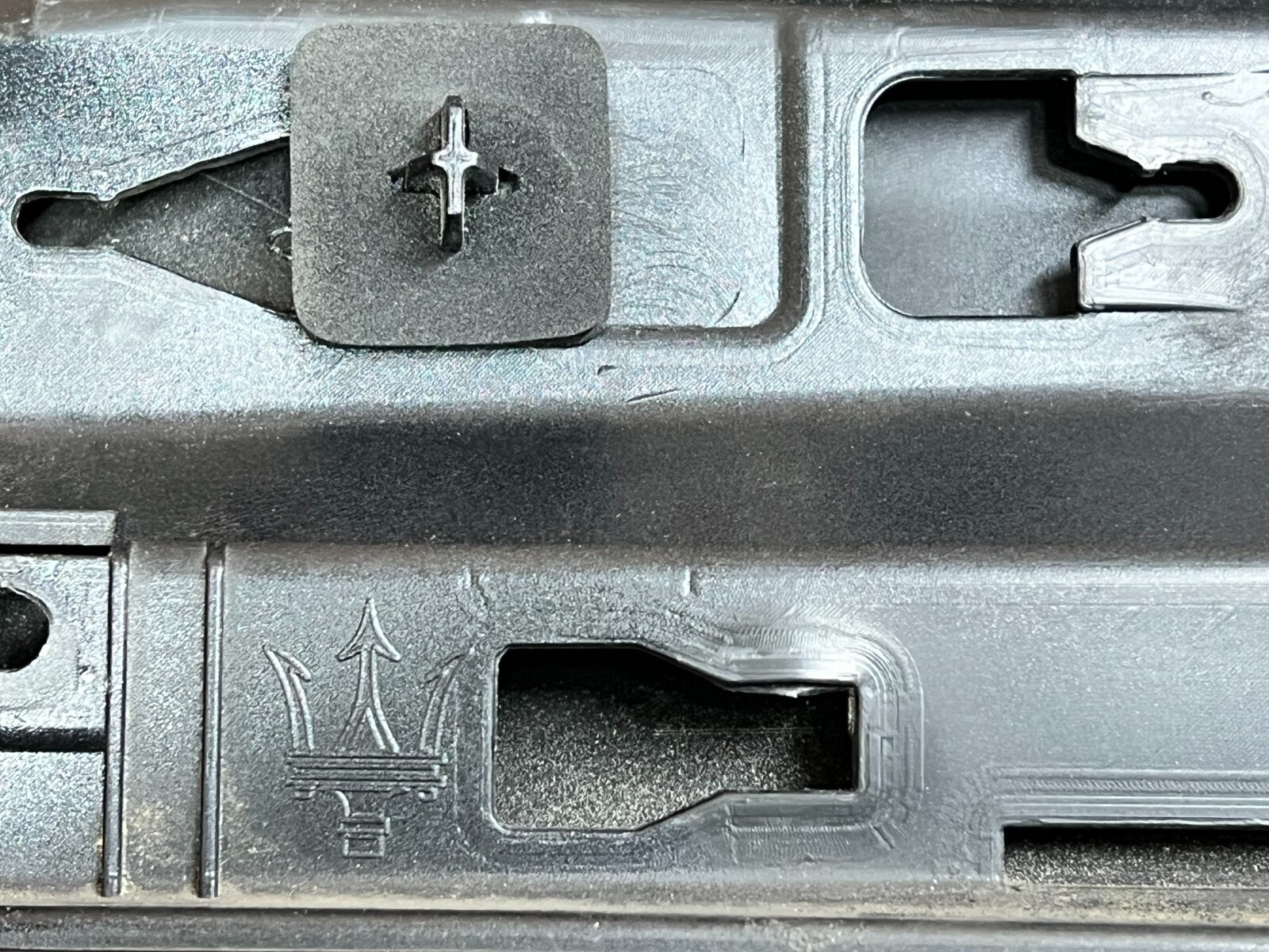 2017-2020 MASERATI LEVANTE REAR LEFT SIDE EXTERIOR DOOR LOWER MOLDING TRIM OEM