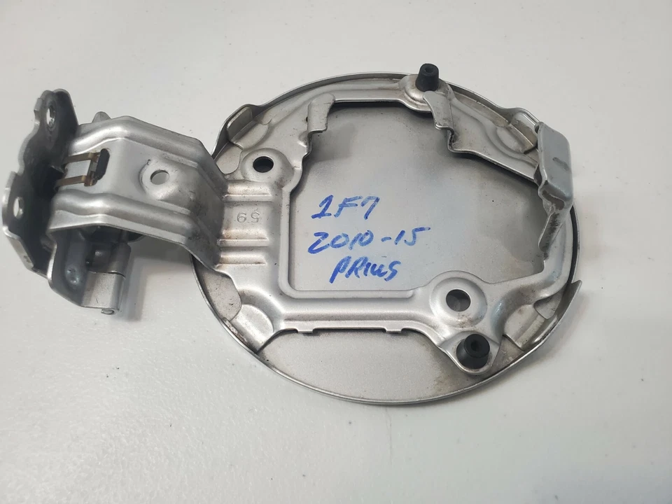 2010 2011 2012 2013 2014 2015 Toyota Prius Fuel Filler Lid Gas Door Silver 1F7 - Image 4 of 4