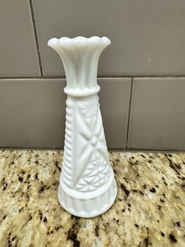 Anchor Hocking Vintage Milk Glass Bud Vase 6-inch Stars and Bars Pattern