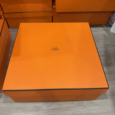 HERMES Kelly 32  Gift Box 100% Authentic Storage Case Orange 14 x 14 x 6 Inches
