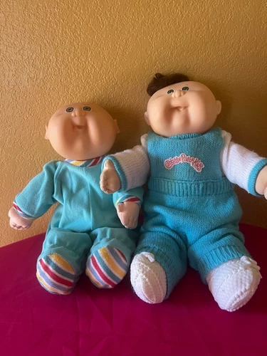 2 Cabbage Patch Kid Green Eyes,Brown Tuft Baby Doll Brown Eyes Footed Outfit