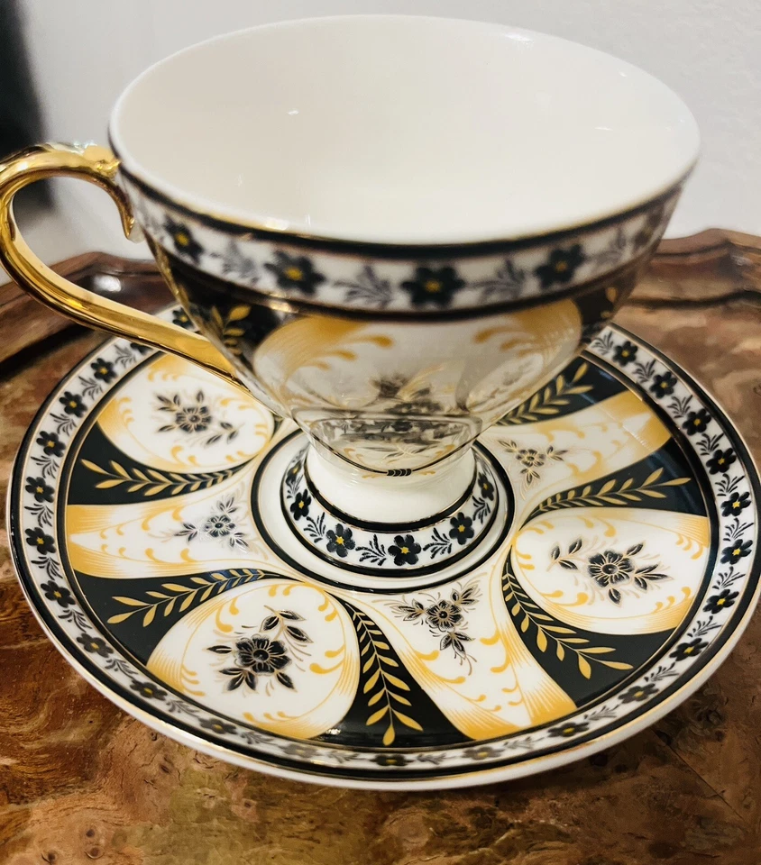 Juego de 2 piezas • Grace's • Oro Blanco Negro • Floral • Porcelana • Taza de té y platillo Foto 3 de 4
