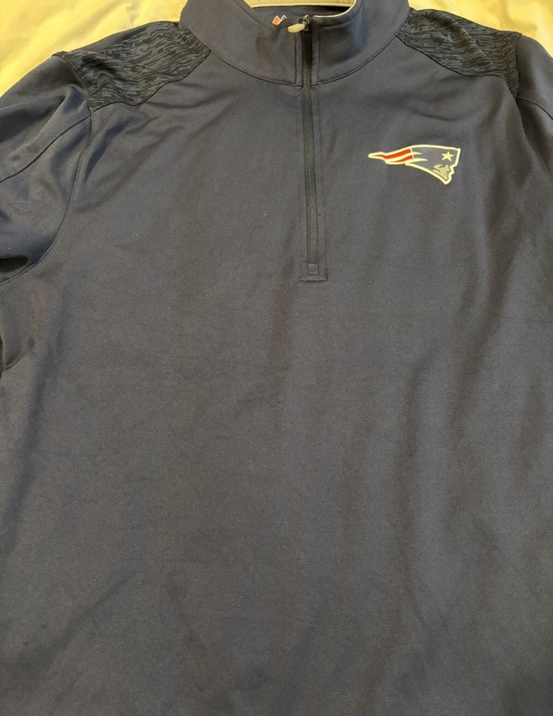 New England Patriots Majestic 1/4 Zip Pullover Long Sleeve Cool Base Size Large