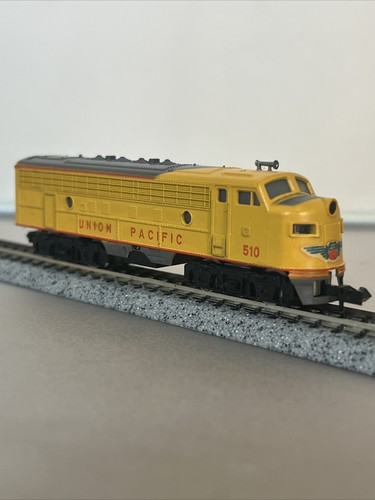 Vintage N Scale West German TRIX #510 Union Pacific F7 Diesel Locomotive - Runs! - Picture 2 of 14