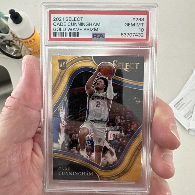 2021 Select Gold Wave (RC) Cade Cunningham Card Is PSA 10. Scratch On Plastic