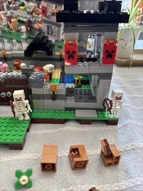 LEGO Minecraft The Fortress 21127 Incomplete With Extra Pieces From Other Sets