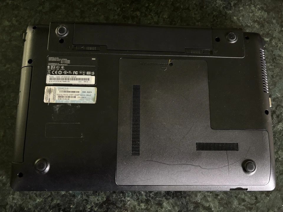 SAMSUNG NOTEBOOK LAPTOP 300E-- NP300E5A - Image 4 of 4